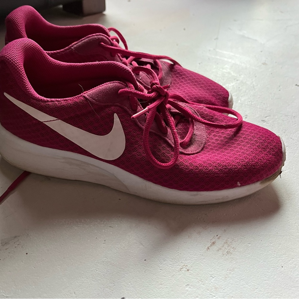 super good condition, hardly worn